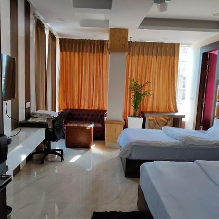 Hotel Maira Ντεχραντούν Εξωτερικό φωτογραφία