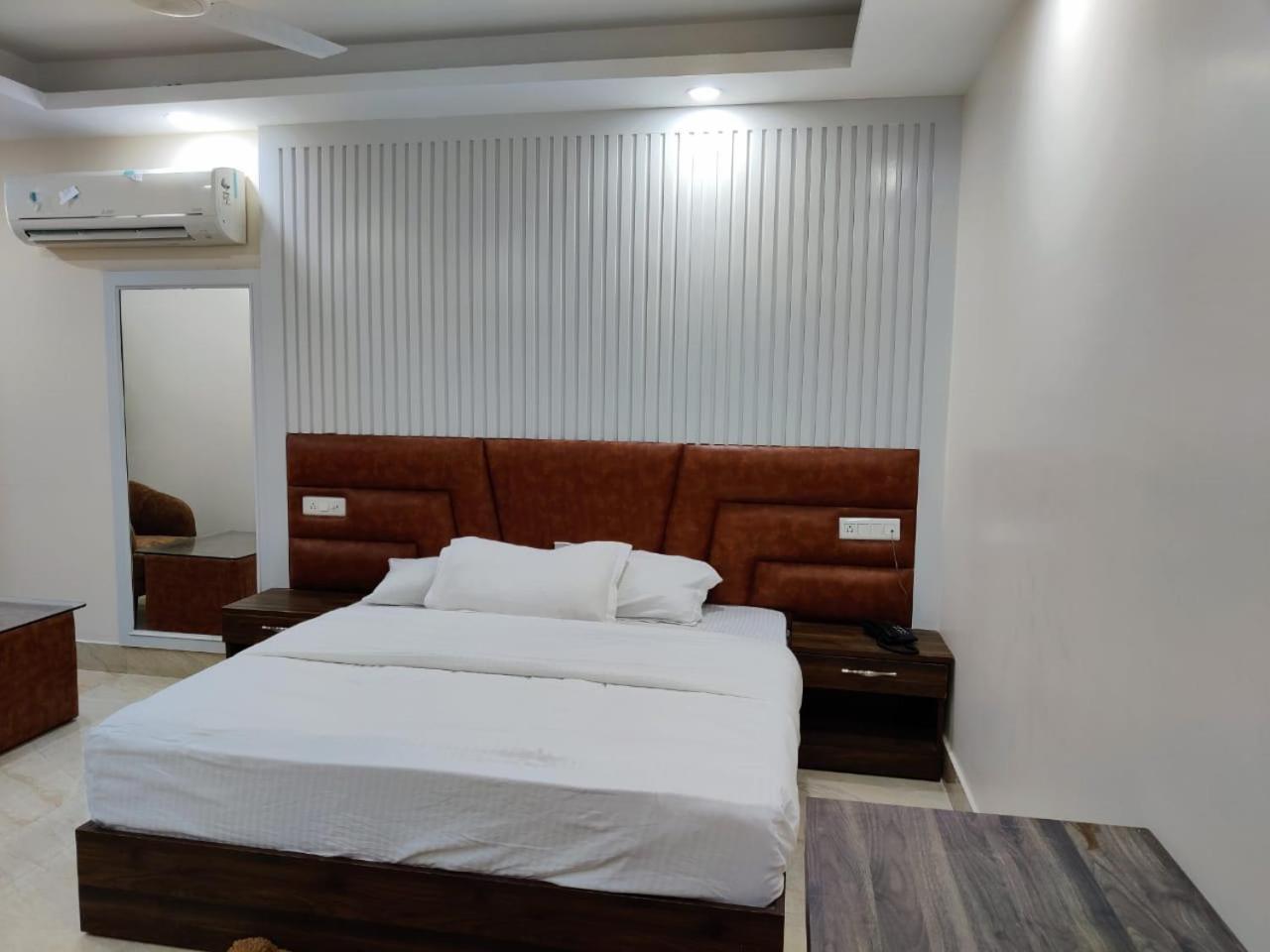 Hotel Maira Ντεχραντούν Εξωτερικό φωτογραφία