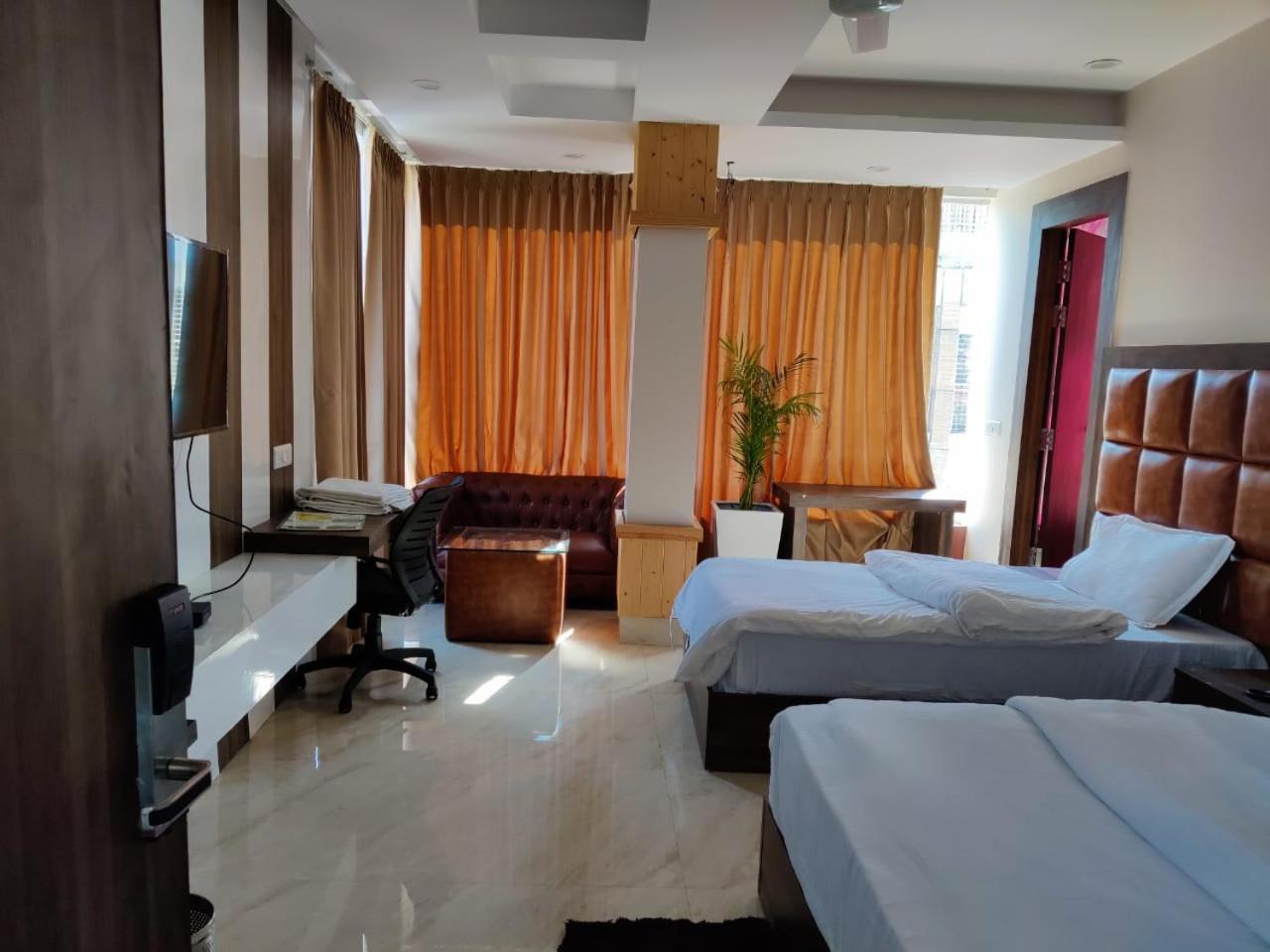 Hotel Maira Ντεχραντούν Εξωτερικό φωτογραφία